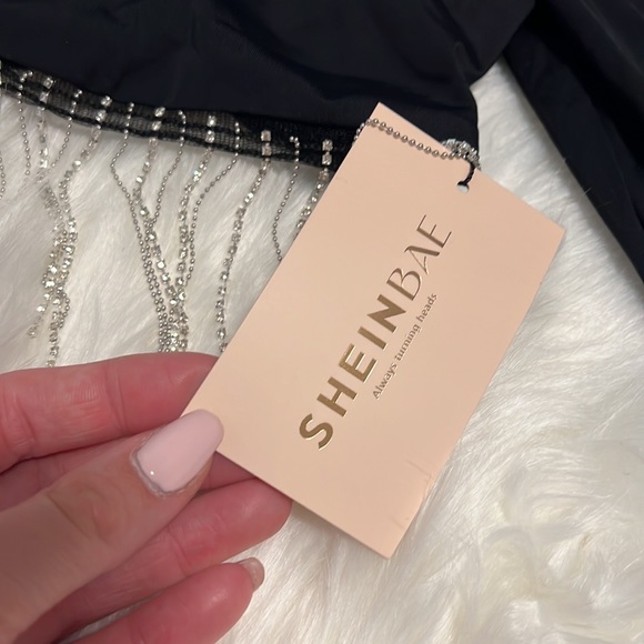 BNWT black crop top with rhinestone detail - Picture 3 of 3